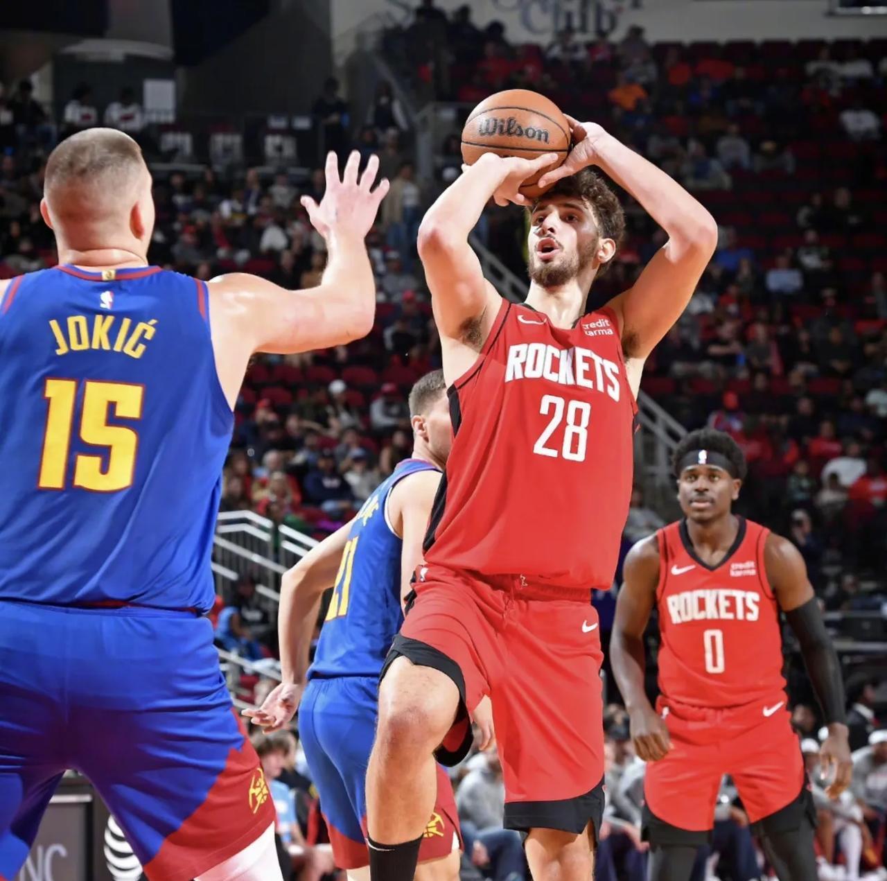 赛后突围战来临，密尔沃基雄鹿围绕中超扳平良机，压力陡增，资深球员宣示担当